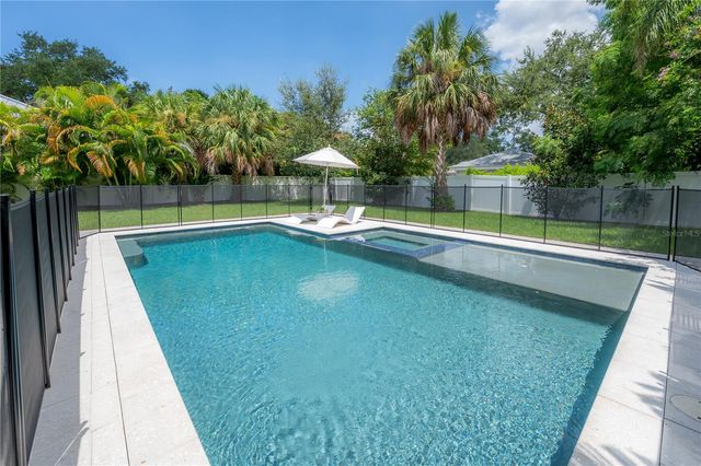 4207 W JETTON AVENUE, Tampa, FL 33629