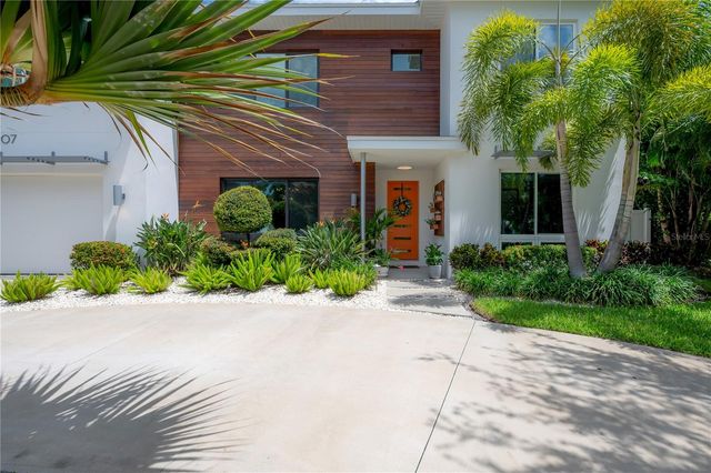 4207 W JETTON AVENUE, Tampa, FL 33629