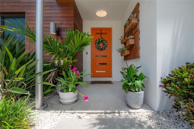 4207 W JETTON AVENUE, Tampa, FL 33629