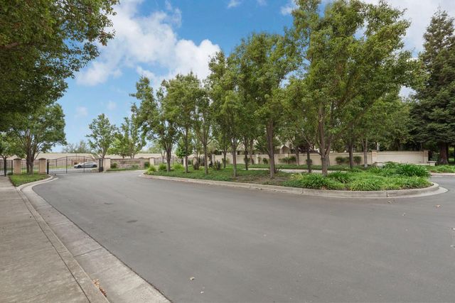 5409 Pasadena Dr, Stockton, CA 95219