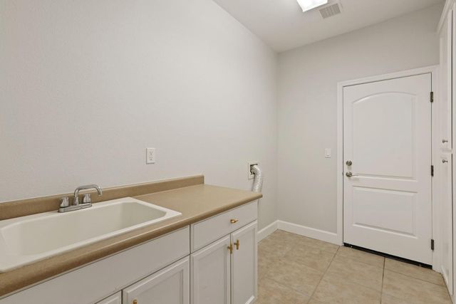 5409 Pasadena Dr, Stockton, CA 95219