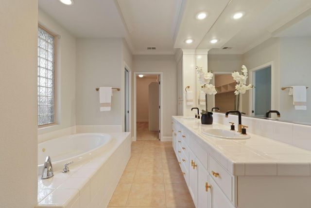 5409 Pasadena Dr, Stockton, CA 95219