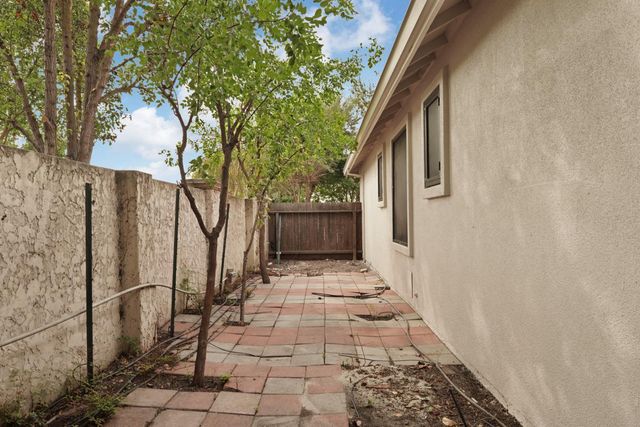 5409 Pasadena Dr, Stockton, CA 95219