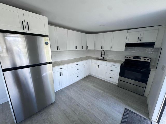 137 SW 9th Avenue, Delray Beach, FL 33444