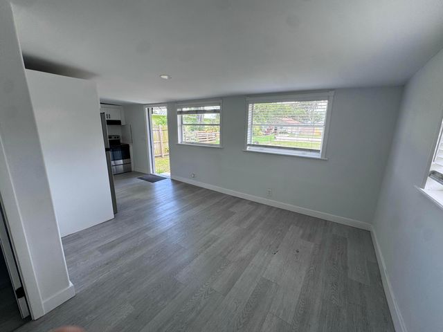 137 SW 9th Avenue, Delray Beach, FL 33444