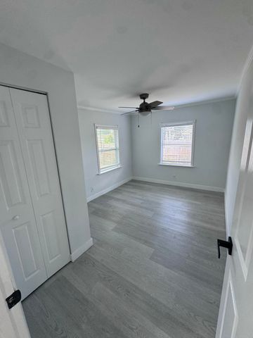 137 SW 9th Avenue, Delray Beach, FL 33444