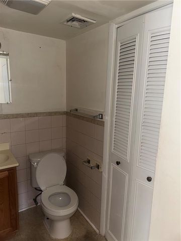 717 Center Street 2F, Bethlehem City, PA 18018