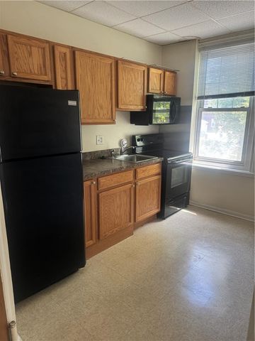 717 Center Street 2F, Bethlehem City, PA 18018