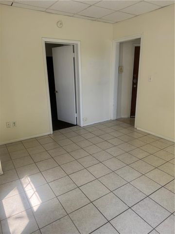 717 Center Street 2F, Bethlehem City, PA 18018
