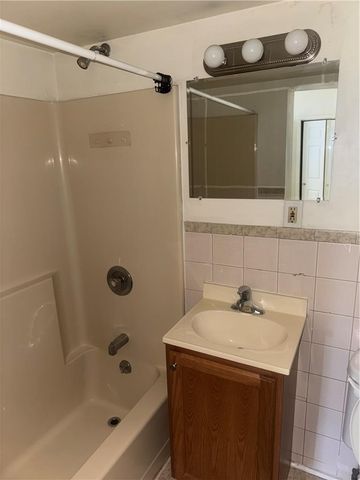 717 Center Street 2F, Bethlehem City, PA 18018