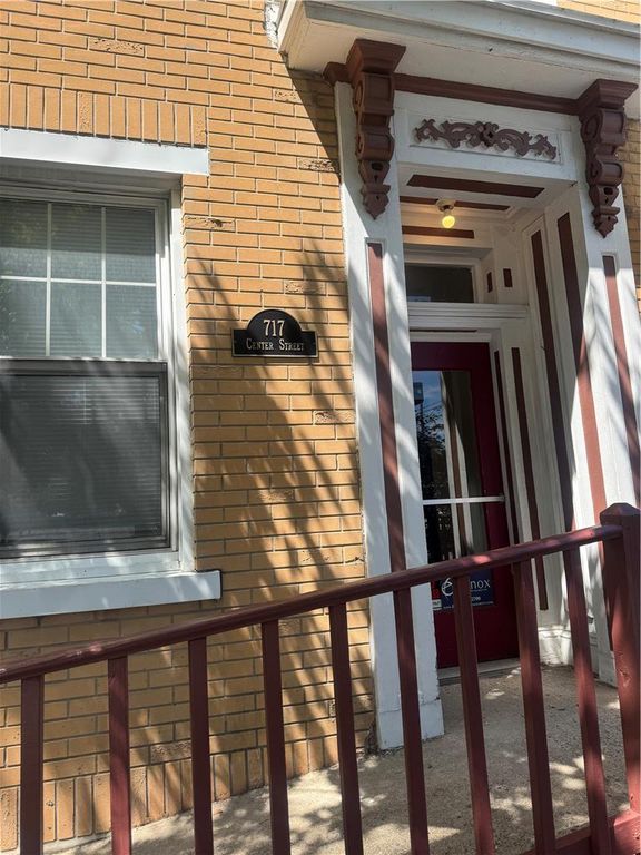 717 Center Street 2F, Bethlehem City, PA 18018
