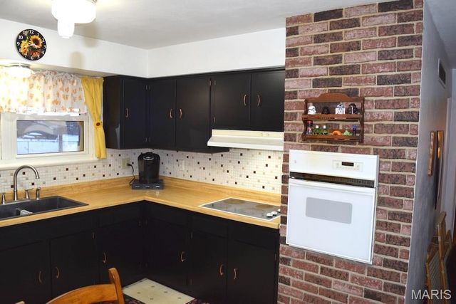 23 Meadowlark Court, Granite City, IL 62040