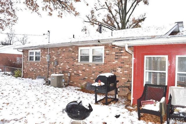 23 Meadowlark Court, Granite City, IL 62040