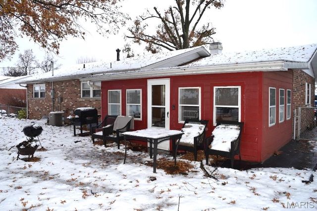 23 Meadowlark Court, Granite City, IL 62040