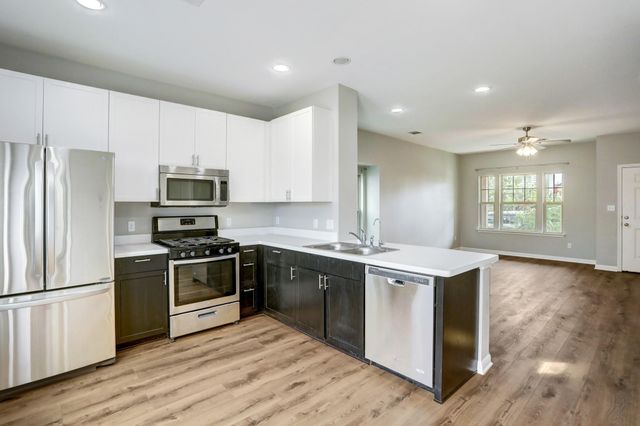 4616 Esper LN 338, Austin, TX 78725
