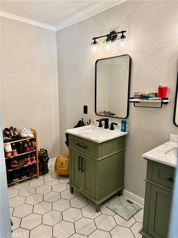 Image 15 of property listing at 38229 Mentor Court, Palmdale, CA 93550