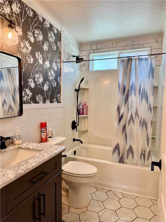 Image 17 of property listing at 38229 Mentor Court, Palmdale, CA 93550