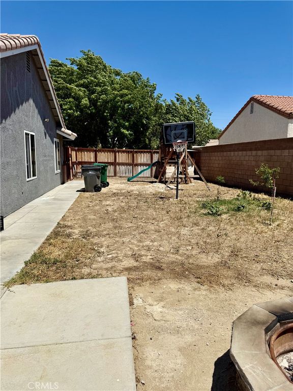 Image 21 of property listing at 38229 Mentor Court, Palmdale, CA 93550