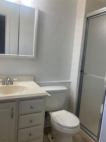 9917 Essex Avenue, The Village, OK 73120