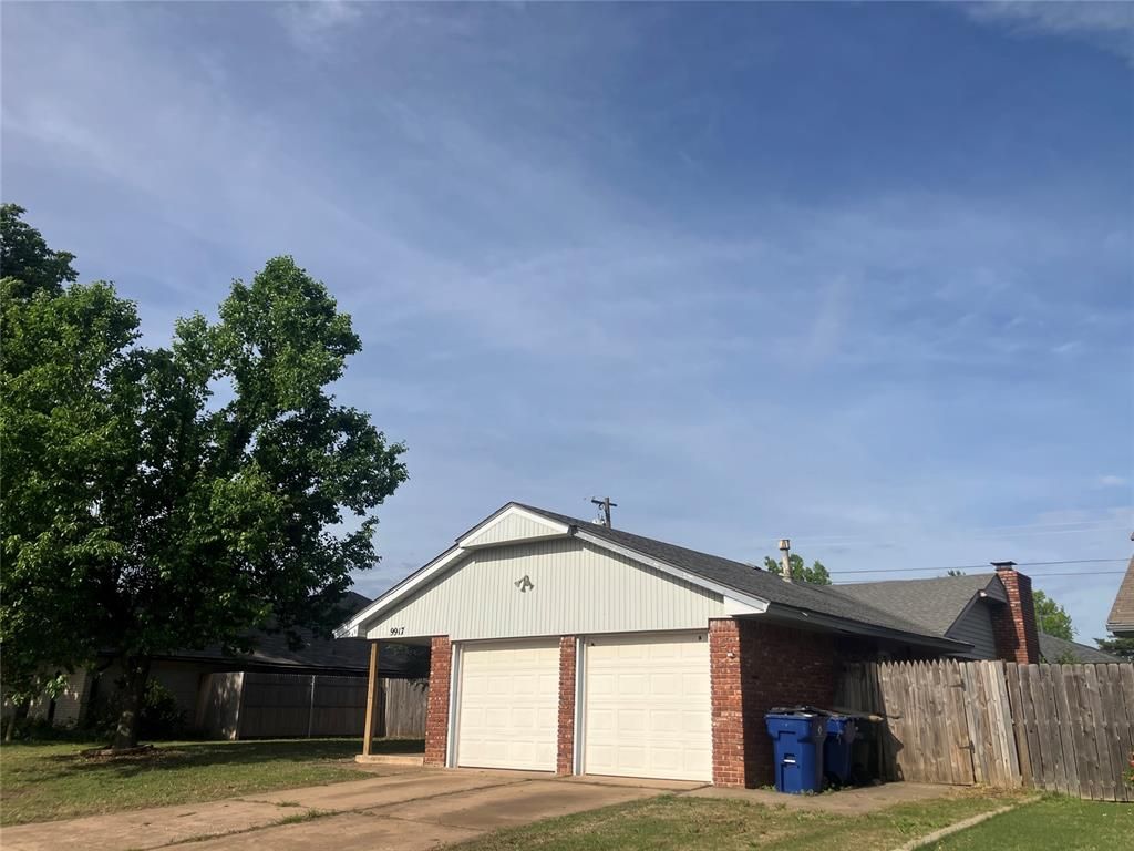 9917 Essex Avenue, The Village, OK 73120
