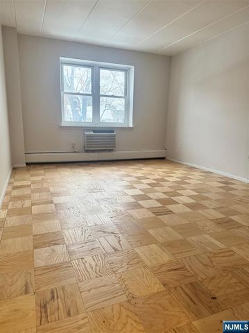 25 Jefferson Street 3D, Hackensack, NJ 07601