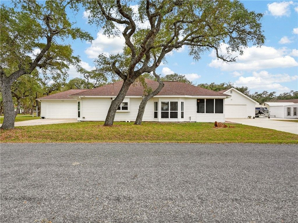 119 Bishop Road, Rockport, TX 78382 — exterior