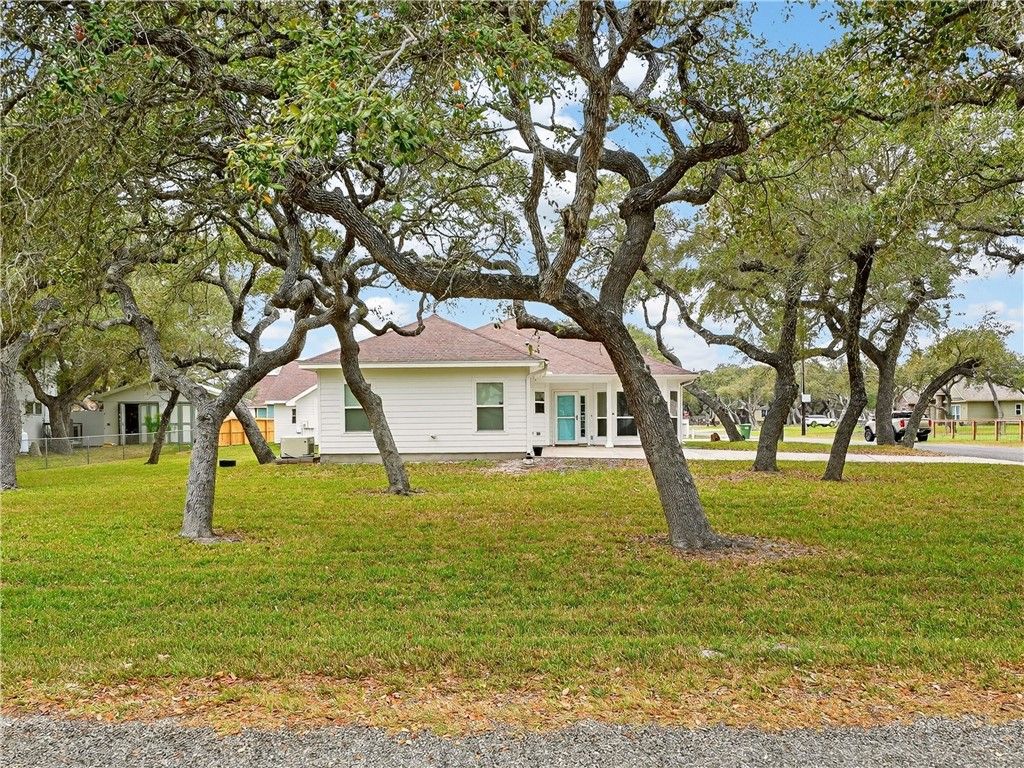 119 Bishop Road, Rockport, TX 78382 — photo 3