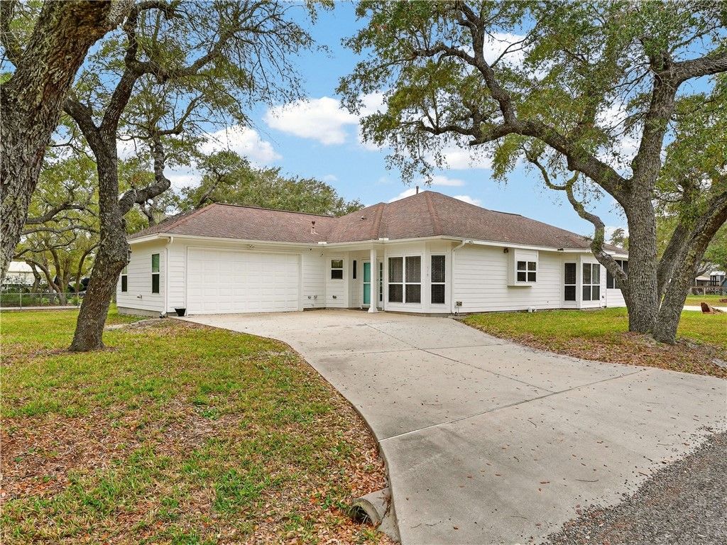 119 Bishop Road, Rockport, TX 78382 — photo 4