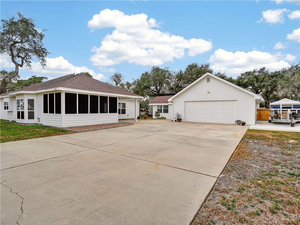119 Bishop Road, Rockport, TX 78382 — photo 5