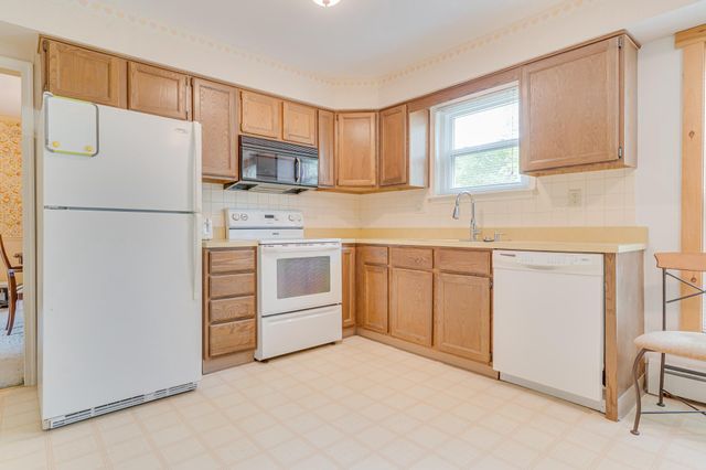800 MAXWELL PL, Lansdale, PA 19446
