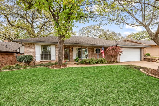 5704 Trail Crest Drive, Arlington, TX 76017