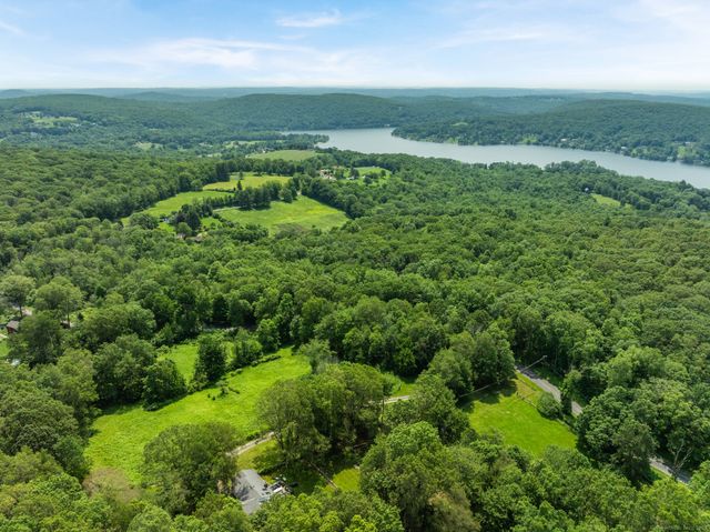 25 Mountain Lake Road, Warren, CT 06777