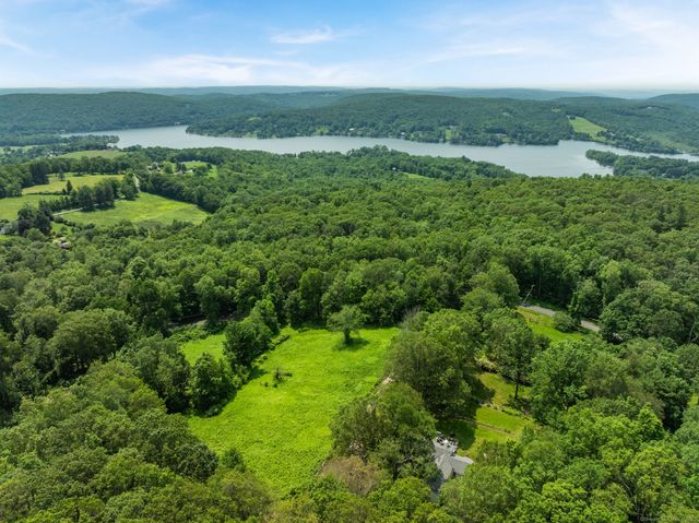 25 Mountain Lake Road, Warren, CT 06777