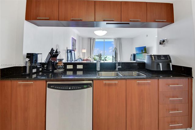 1800 N Bayshore Drive 4106, Miami, FL 33132