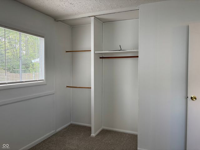 511 Eberhart Drive, Shelbyville, IN 46176