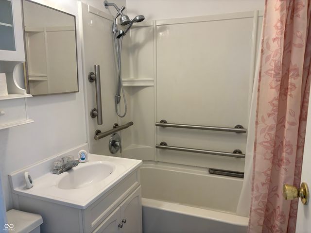 511 Eberhart Drive, Shelbyville, IN 46176