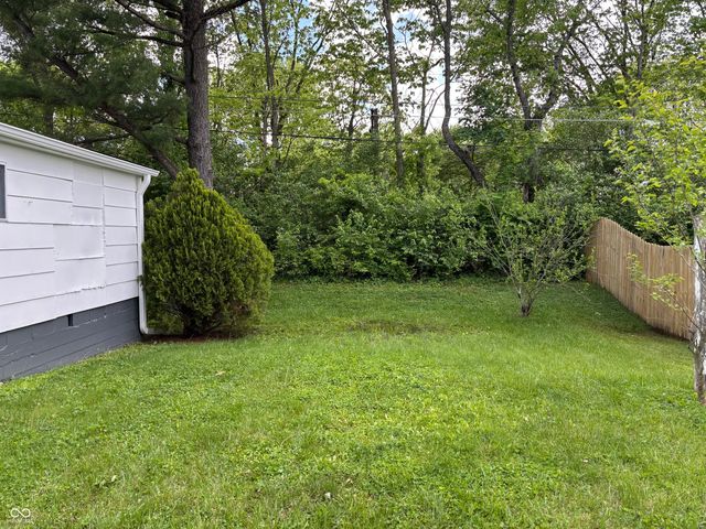 511 Eberhart Drive, Shelbyville, IN 46176