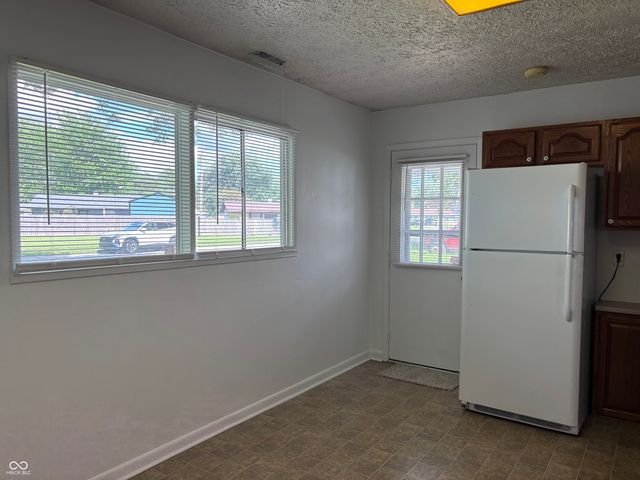 511 Eberhart Drive, Shelbyville, IN 46176