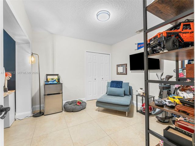 951 SW 124th Ct, Miami, FL 33184