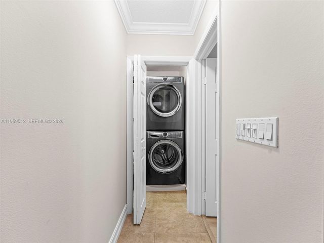 951 SW 124th Ct, Miami, FL 33184