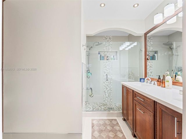 951 SW 124th Ct, Miami, FL 33184