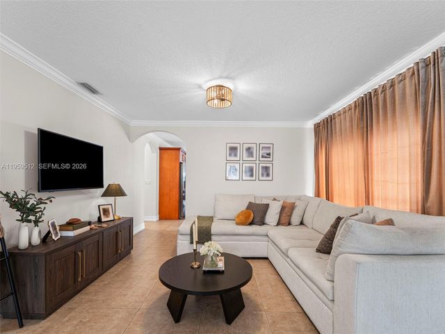 951 SW 124th Ct, Miami, FL 33184