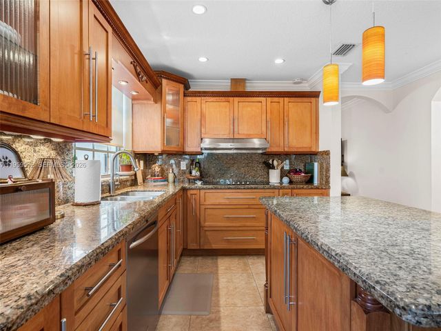 951 SW 124th Ct, Miami, FL 33184