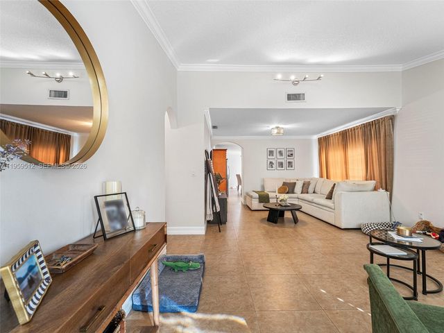 951 SW 124th Ct, Miami, FL 33184