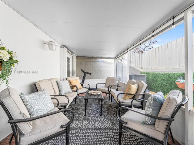 951 SW 124th Ct, Miami, FL 33184