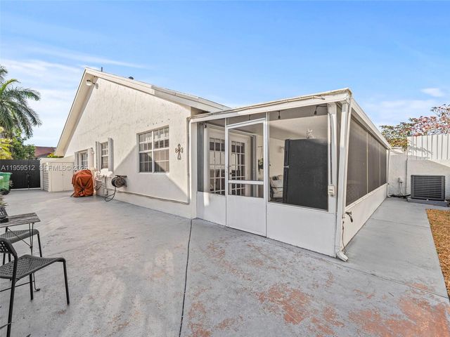 951 SW 124th Ct, Miami, FL 33184