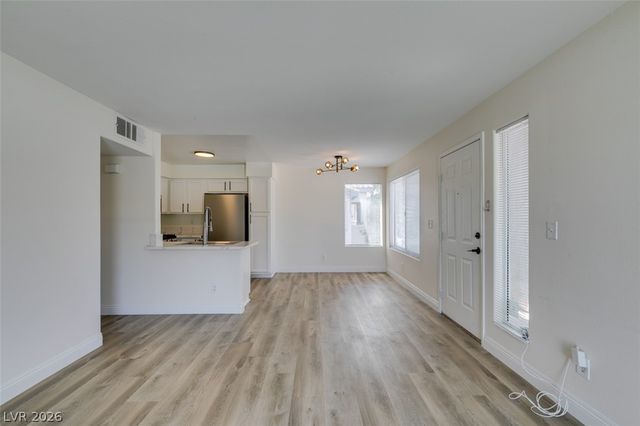 3065 Casey Drive 204, Las Vegas, NV 89120