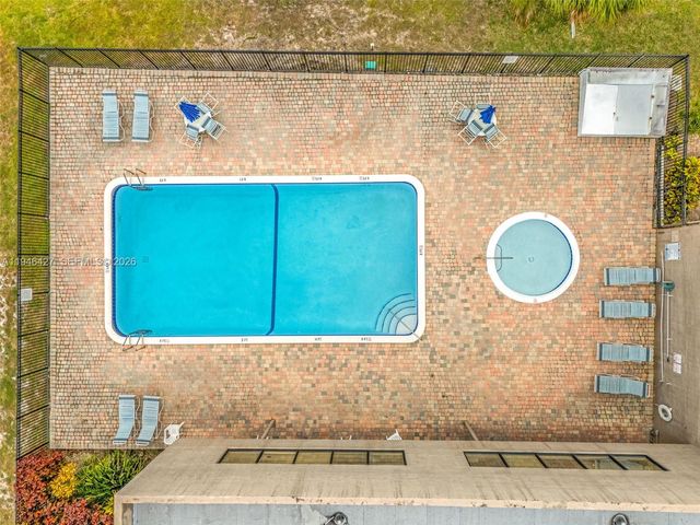 9050 NW 28th St 131, Coral Springs, FL 33065