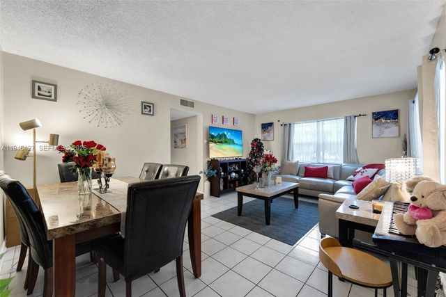 9050 NW 28th St 131, Coral Springs, FL 33065