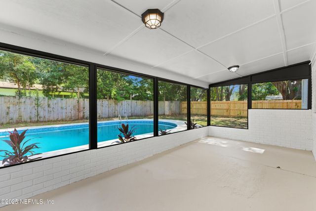 8263 CARAVELLE Drive, Jacksonville, FL 32244